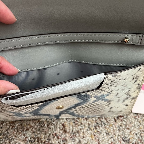 NWT Kate Spade Hayes Street
Snake-embossed Brennan
Crossbody Clutch - Picture 12 of 15